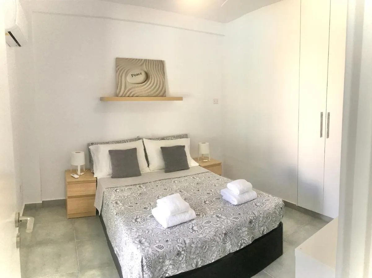 Sea Green Gardens Beach Complex 라르나카